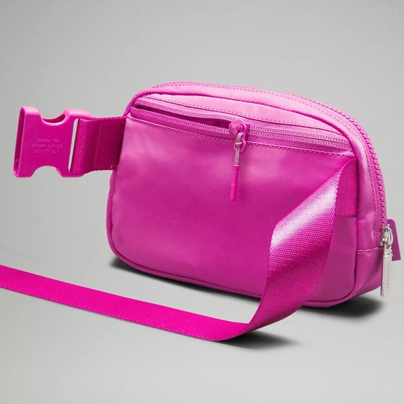 lululemon wear everywhere belt bag in pow pink tone - Picture 2 of 9